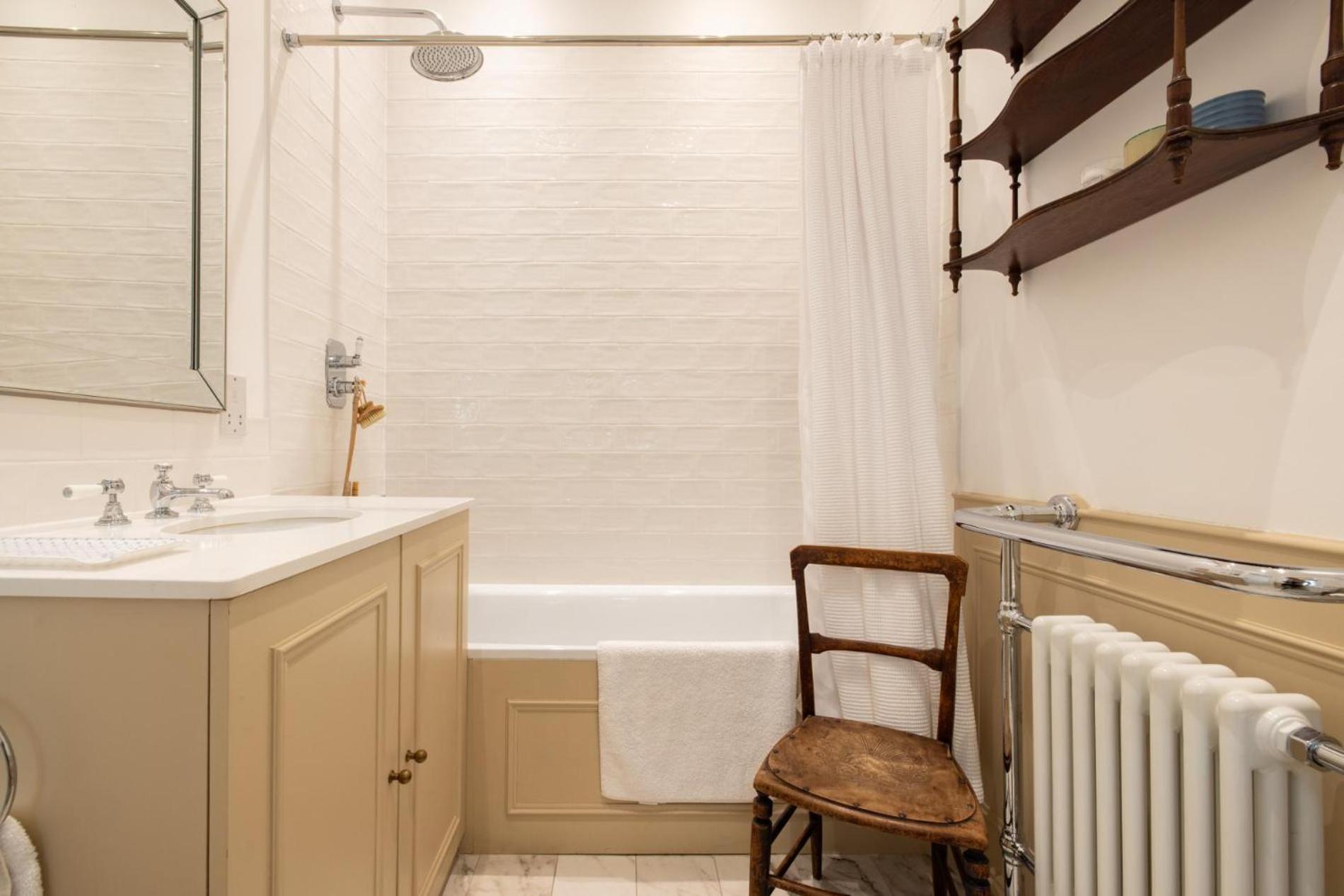 Traditional Treasure - 3 Bedroom By Hyde Park * Londres